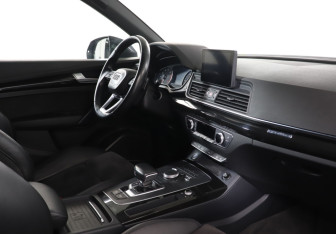 Подержанный автомобиль Audi Q5 2018 года (9 фото)