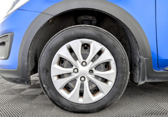 Подержанный автомобиль Kia Rio Hatchback 2019 года (18 фото)