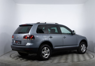 Подержанный автомобиль Volkswagen Touareg 2008 года (5 фото)