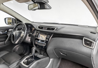 Подержанный автомобиль Nissan Qashqai 2017 года (11 фото)