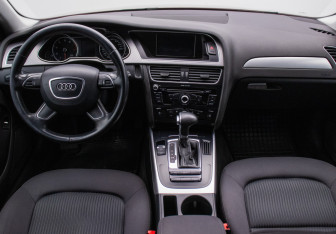 Подержанный автомобиль Audi A4 Sedan 2013 года (13 фото)