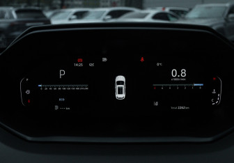 Подержанный автомобиль Changan UNI-S 2024 года (14 фото)