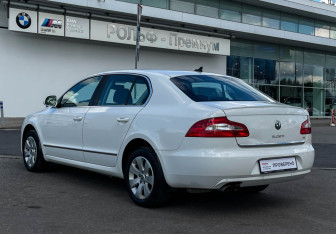 Подержанный автомобиль Skoda Superb Liftback 2013 года (7 фото)