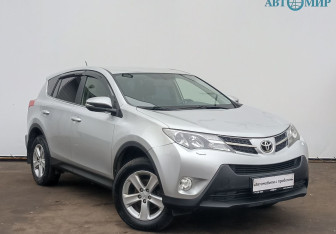 Подержанный автомобиль Toyota RAV4 2013 года (3 фото)