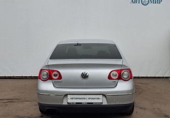 Подержанный автомобиль Volkswagen Passat Sedan 2008 года (6 фото)