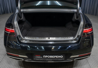 Подержанный автомобиль Genesis G90 2022 года (10 фото)