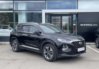 Подержанный автомобиль Hyundai Santa Fe 2019 года (3 фото)