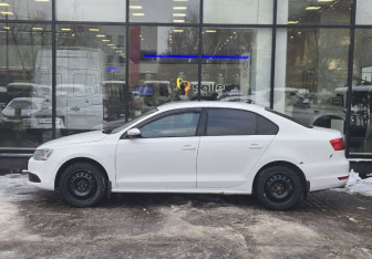 Подержанный автомобиль Volkswagen Jetta Sedan 2013 года (5 фото)