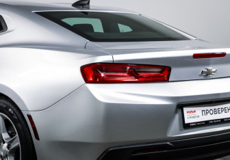 Подержанный автомобиль Chevrolet Camaro Coupe 2017 года (16 фото)