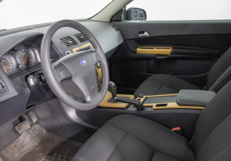 Подержанный автомобиль Volvo C30 2012 года (10 фото)