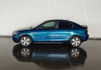 Подержанный автомобиль Mazda 3 Sedan 2007 года (8 фото)