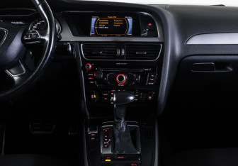 Подержанный автомобиль Audi A4 Sedan 2014 года (13 фото)