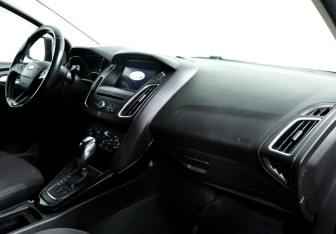 Подержанный автомобиль Ford Focus Wagon 2017 года (9 фото)