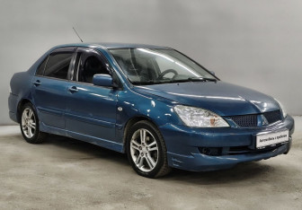 Подержанный автомобиль Mitsubishi Lancer Sedan 2006 года (3 фото)
