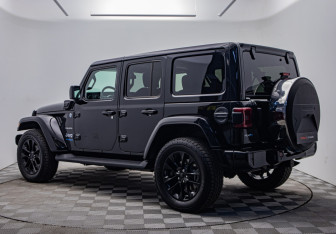 Подержанный автомобиль Jeep Wrangler 2021 года (3 фото)