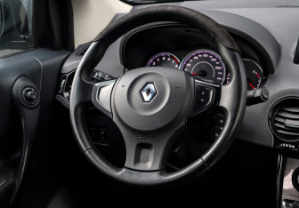 Подержанный автомобиль Renault Koleos 2012 года (14 фото)