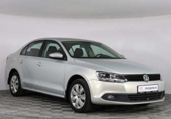 Подержанный автомобиль Volkswagen Jetta Sedan 2014 года (2 фото)