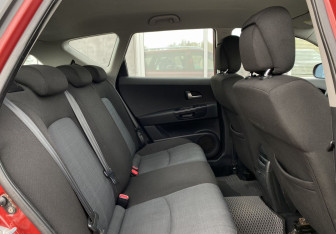 Подержанный автомобиль Kia Ceed Wagon 2011 года (22 фото)