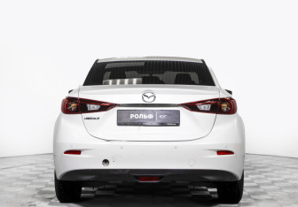 Подержанный автомобиль Mazda 3 Sedan 2016 года (6 фото)