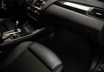 Подержанный автомобиль BMW X4 2015 года (31 фото)