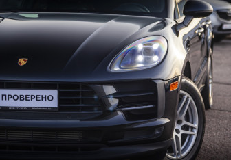 Подержанный автомобиль Porsche Macan 2021 года (10 фото)