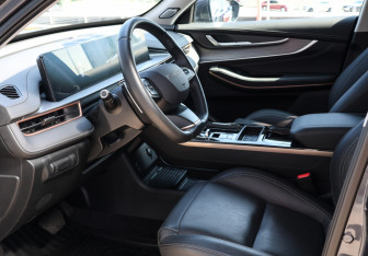 Подержанный автомобиль Exeed LX 2023 года (14 фото)