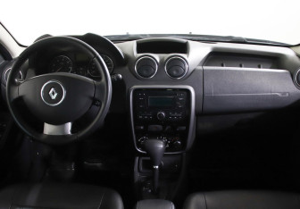 Подержанный автомобиль Renault Duster 2013 года (6 фото)