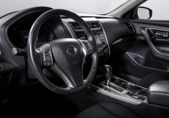 Подержанный автомобиль Nissan Teana 2014 года (14 фото)