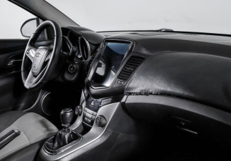Подержанный автомобиль Chevrolet Cruze Sedan 2011 года (9 фото)