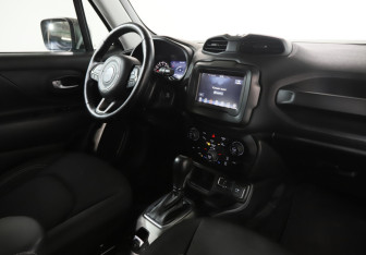 Подержанный автомобиль Jeep Renegade 2019 года (9 фото)