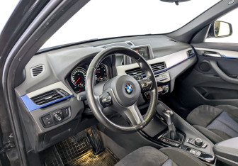 Подержанный автомобиль BMW X1 2019 года (16 фото)