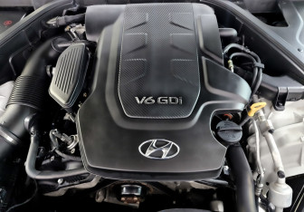 Подержанный автомобиль Hyundai Genesis 2014 года (8 фото)