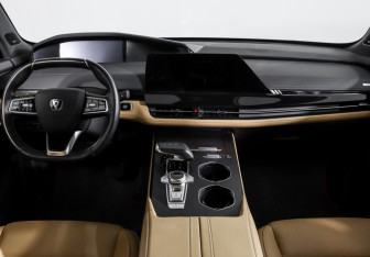 Подержанный автомобиль Changan UNI-K 2023 года (12 фото)