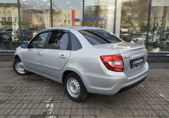 Подержанный автомобиль LADA (ВАЗ) Granta Sedan 2022 года (6 фото)