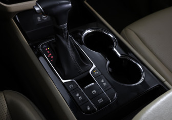 Подержанный автомобиль Kia Carnival 2020 года (20 фото)