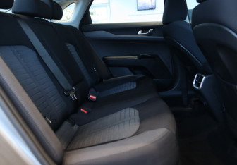 Новый Kia K5 2025 (27 фото)