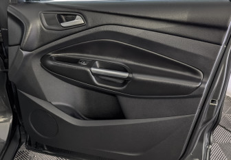 Подержанный автомобиль Ford Kuga 2018 года (25 фото)