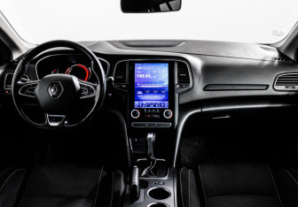 Подержанный автомобиль Renault Megane Wagon 2017 года (11 фото)