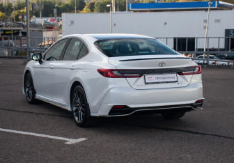 Новый Toyota Camry Sedan 2024 (7 фото)