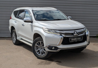 Подержанный автомобиль Mitsubishi Pajero Sport 2019 года (3 фото)