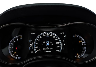 Подержанный автомобиль Jeep Grand Cherokee 2021 года (16 фото)