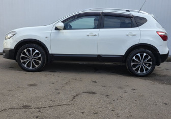 Подержанный автомобиль Nissan Qashqai 2010 года (8 фото)