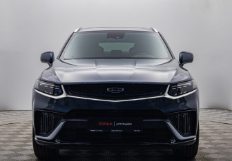 Подержанный автомобиль Geely Tugella 2023 года (8 фото)
