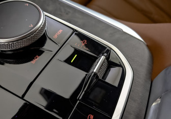 Подержанный автомобиль BMW X5 2021 года (28 фото)