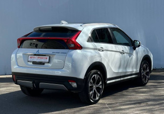 Подержанный автомобиль Mitsubishi Eclipse Cross 2022 года (5 фото)