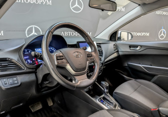 Подержанный автомобиль Hyundai Solaris Sedan 2021 года (16 фото)