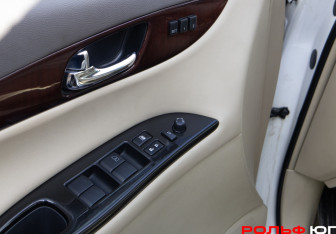 Подержанный автомобиль Infiniti EX 2008 года (19 фото)