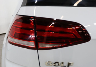 Подержанный автомобиль Volkswagen Golf Hatchback 2018 года (24 фото)