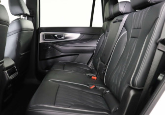 Подержанный автомобиль GAC GS8 2023 года (18 фото)