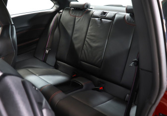 Подержанный автомобиль BMW M2 2019 года (10 фото)